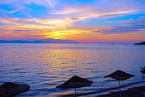 kusadasi-nda-deniz-kum-ve-eglence-dolu-tatil