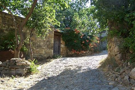 kucukkuyu-nun-gizemli-tarihi-ve-dogal-guzellikleri